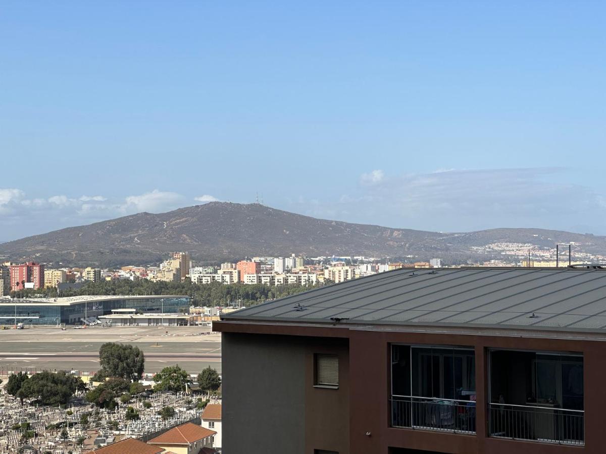 Brand New - Massive Studio - E1 - Self Catering Gibilterra Esterno foto