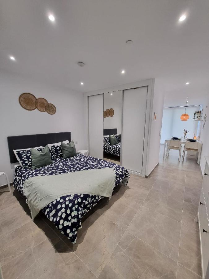 Brand New - Massive Studio - E1 - Self Catering Gibilterra Esterno foto