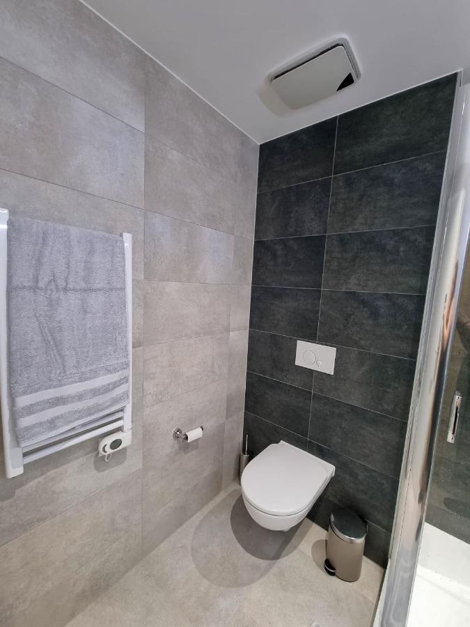 Brand New - Massive Studio - E1 - Self Catering Gibilterra Esterno foto