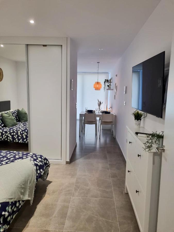 Brand New - Massive Studio - E1 - Self Catering Gibilterra Esterno foto