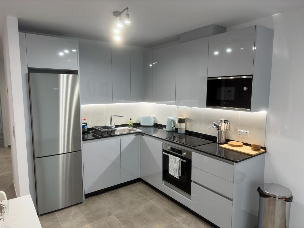 Brand New - Massive Studio - E1 - Self Catering Gibilterra Esterno foto